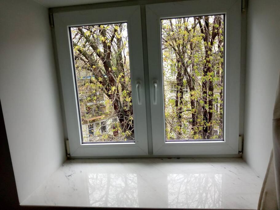 White Door Apartments Heart Of Odessa 4 Экстерьер фото
