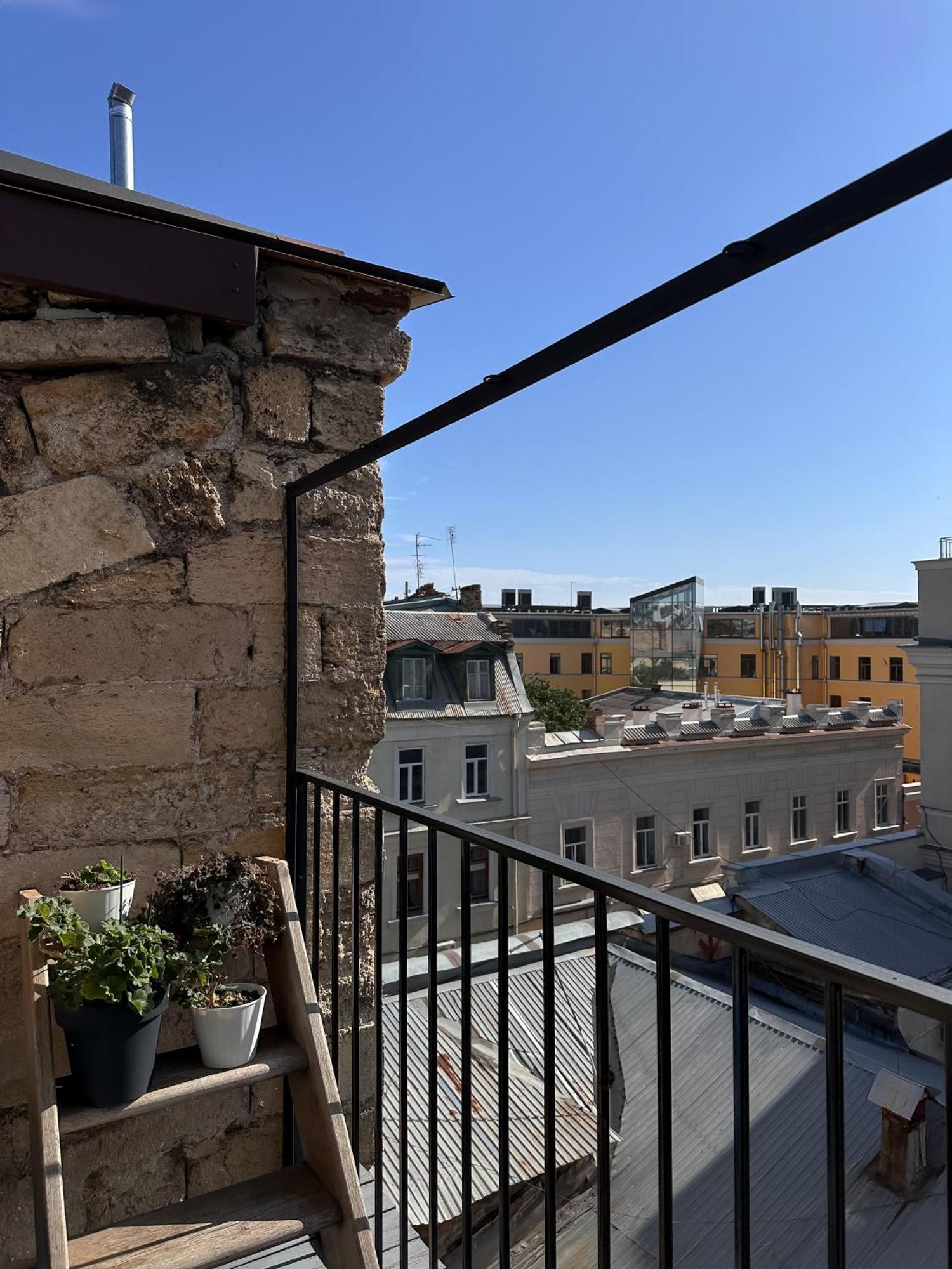 White Door Apartments Heart Of Odessa 4 Экстерьер фото